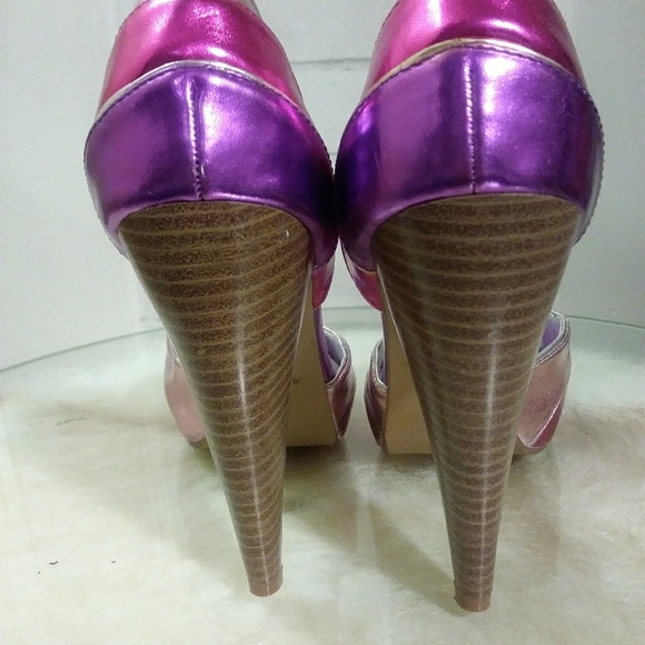 Shoes - Picture 3 of 3